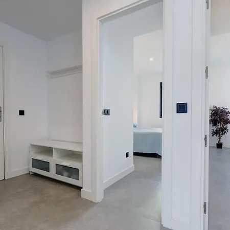 Elegant Two Bedroom At Hills! דירה