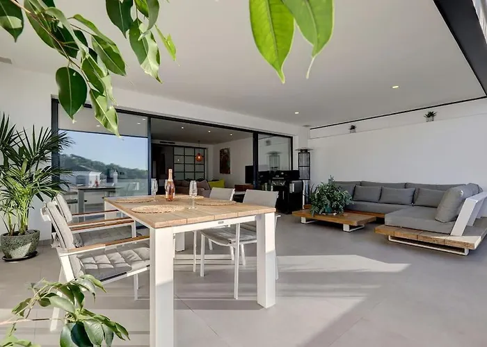 Elegant Two Bedroom At Hills! Apartamento *