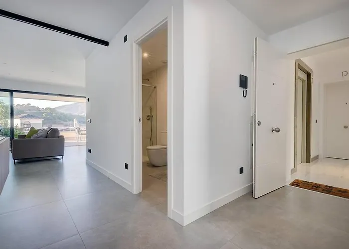 Apartamento Elegant Two Bedroom At Hills!