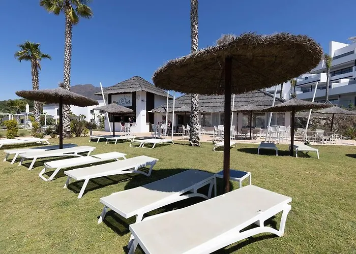 Elegant Two Bedroom At Hills! Estepona