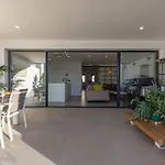 Elegant Two Bedroom At Hills! Εστεπόνα