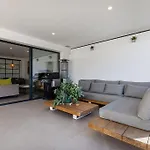 Elegant Two Bedroom At Hills! Διαμέρισμα *