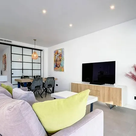 Elegant Two Bedroom At Hills! 公寓 *