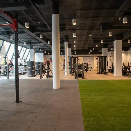 Appartement Elegant Two Bedroom At Hills! *