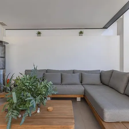 Elegant Two Bedroom At Hills! Эстепона