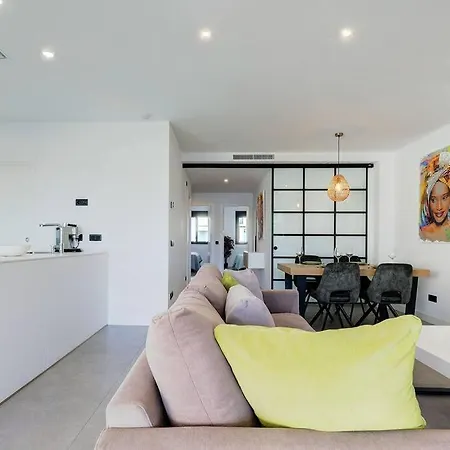 公寓 Elegant Two Bedroom At Hills! 埃斯特波纳