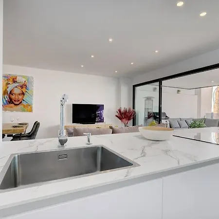 公寓 Elegant Two Bedroom At Hills!