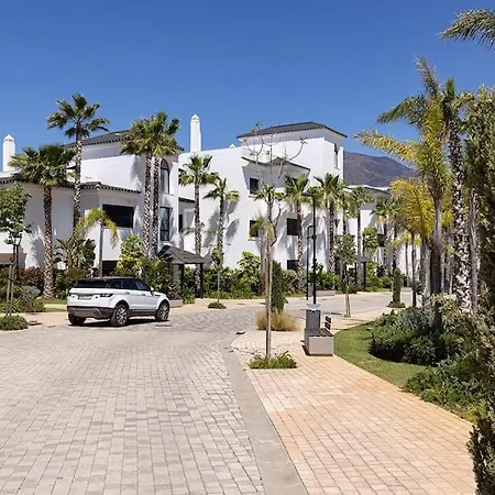 Appartement Elegant Two Bedroom At Hills! *