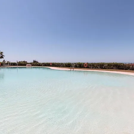 Elegant Two Bedroom At Hills! Estepona