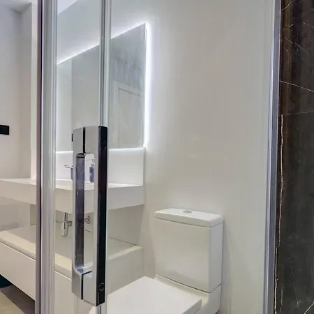 公寓 Elegant Two Bedroom At Hills! 埃斯特波纳