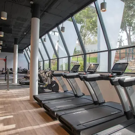Elegant Two Bedroom At Hills! Apartamento