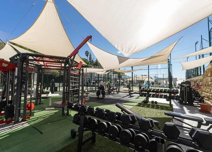 Appartement Elegant Two Bedroom At Hills!