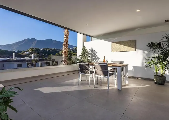 Elegant Two Bedroom At Hills! Appartement Estepona