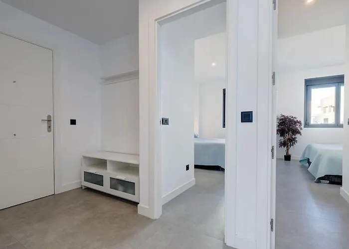 Elegant Two Bedroom At Hills! Appartement