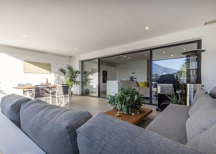 Elegant Two Bedroom At Hills! Appartement Estepona