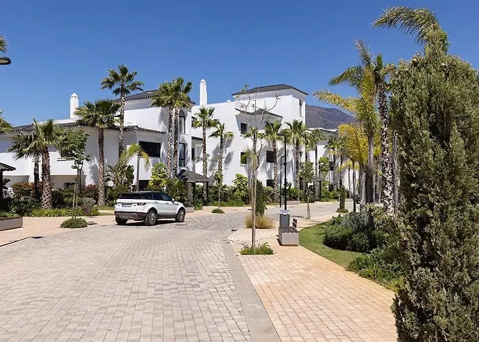 Appartement Elegant Two Bedroom At Hills! *