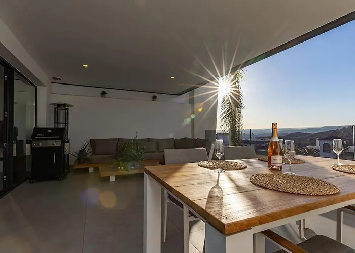 Appartement Elegant Two Bedroom At Hills! Estepona