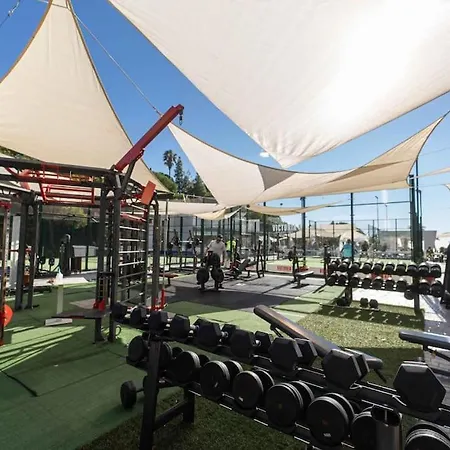 Apartmán Elegant Two Bedroom At Hills!